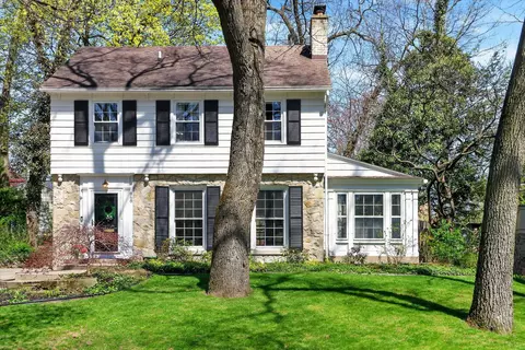 968 Gladstone Dr SE, Grand Rapids, MI 49506