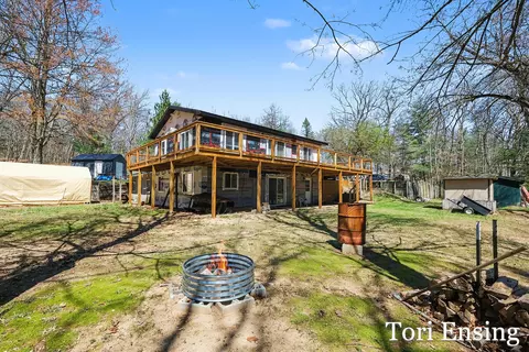 11837 Baker Rd, Greenville, MI 48838