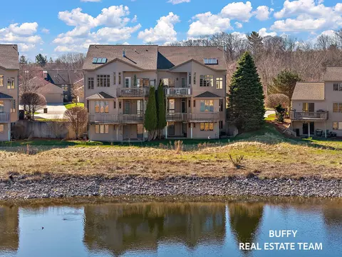 1671 E Harbour Towne Cir, Muskegon, MI 49441