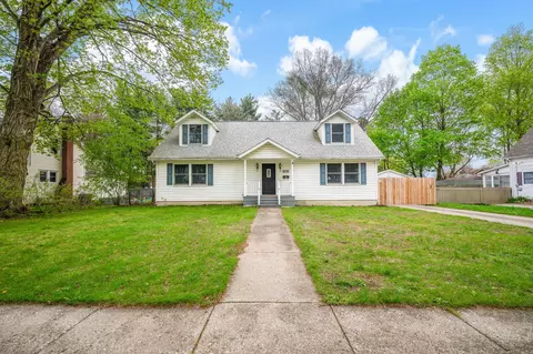 108 N Cayuga St, Buchanan, MI 49107