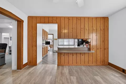 Entry Way - 911 E Mcdevitt Ave, Jackson, MI 49203 photo 3 of 5