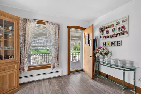 Entry Way - 911 E Mcdevitt Ave, Jackson, MI 49203 photo 1 of 5