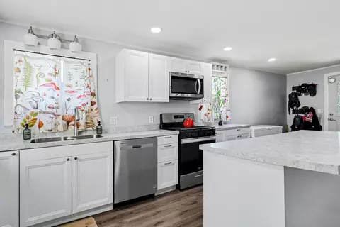 Kitchen - 136 S Hemlock St, Evart, MI 49631 photo 2 of 3