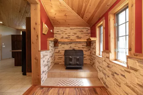 Entry Way - 503 E Cass St, Schoolcraft, MI 49087 photo 2 of 9