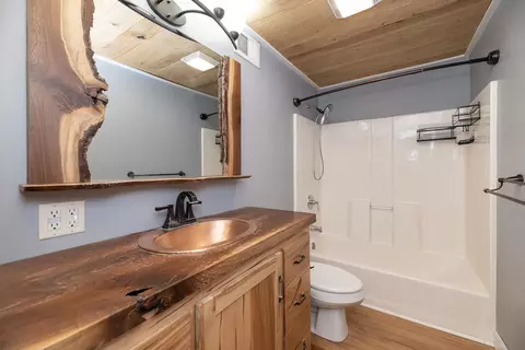 Bath - 503 E Cass St, Schoolcraft, MI 49087 photo 1 of 3