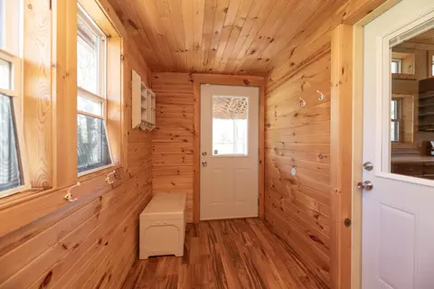Entry Way - 503 E Cass St, Schoolcraft, MI 49087 photo 4 of 9