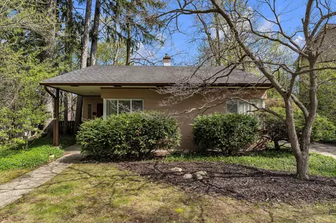 803 Barton Dr, Ann Arbor, MI 48105