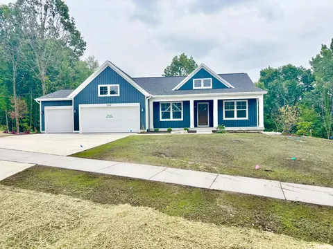 5888 Valley Point Dr SE, Caledonia, MI 49316