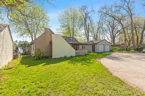 3012 Longstreet Ave SW, Wyoming, MI 49509