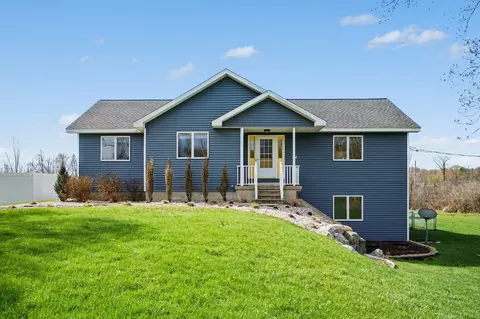 3214 7th St, Wayland, MI 49348