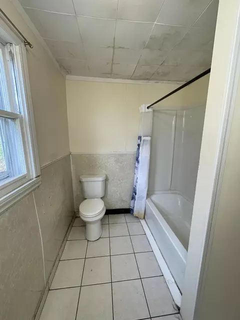 Bath - 208 4th St, Plainwell, MI 49080 photo 2 of 3