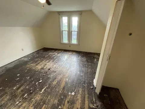 Bedroom - 208 4th St, Plainwell, MI 49080 photo 5 of 6