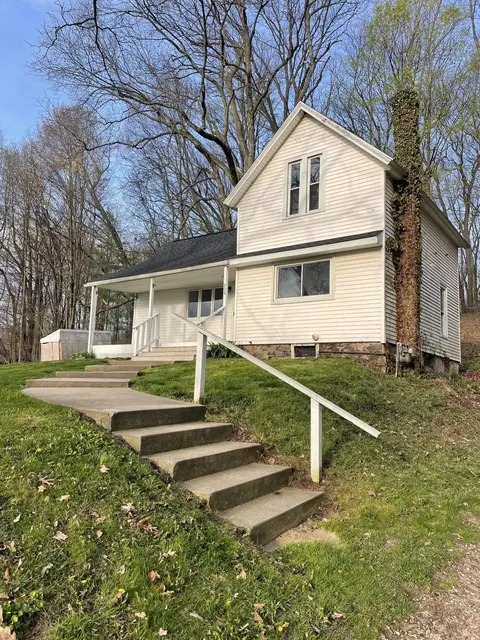 Exterior - 208 4th St, Plainwell, MI 49080 photo 2 of 5