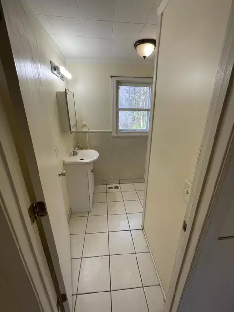 Bath - 208 4th St, Plainwell, MI 49080 photo 1 of 3