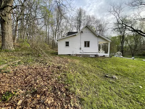 Exterior - 208 4th St, Plainwell, MI 49080 photo 4 of 5