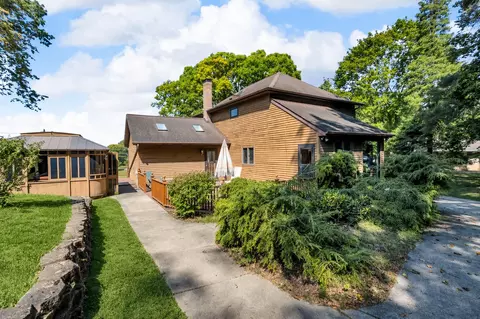 1903 Kibby Rd, Jackson, MI 49203