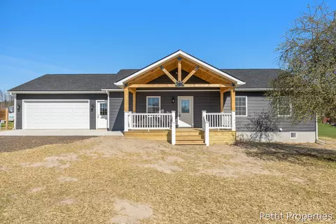 6937 S Townhall Rd, Sheridan, MI 48884