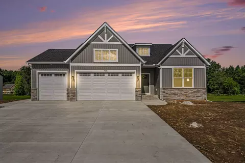 7681 Clementine Ave, Byron Center, MI 49315