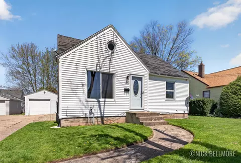 1049 Buckingham St SW, Wyoming, MI 49509