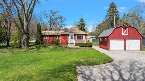 950 W Giles Rd, Muskegon, MI 49445