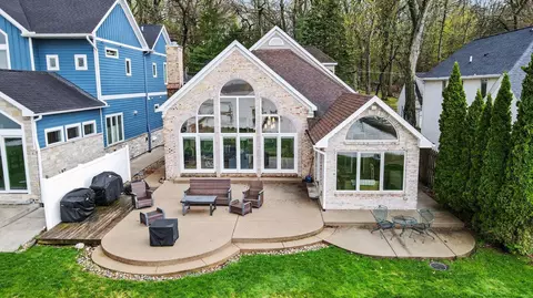 2111 Idlewild Dr, Richland, MI 49083