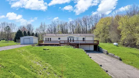 10430 Coon Hill Rd, Munith, MI 49259