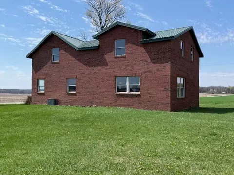 9000 Milnes Rd, Jonesville, MI 49250