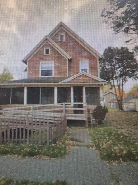 113 W Walnut St, Albion, MI 49224