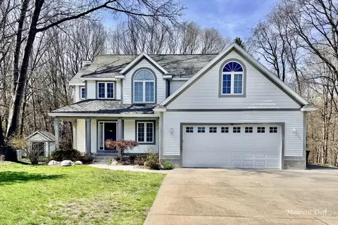 314 Caravan Rd, Norton Shores, MI 49441
