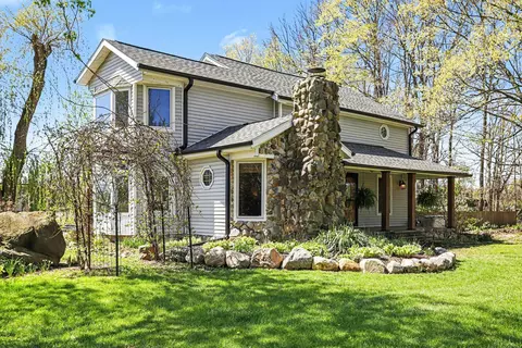 7828 Division Dr, Battle Creek, MI 49014