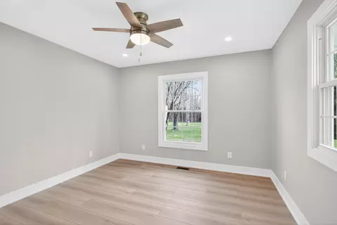 Bedroom - 1865 Lindsey, Jackson, MI 49201 photo 7 of 8