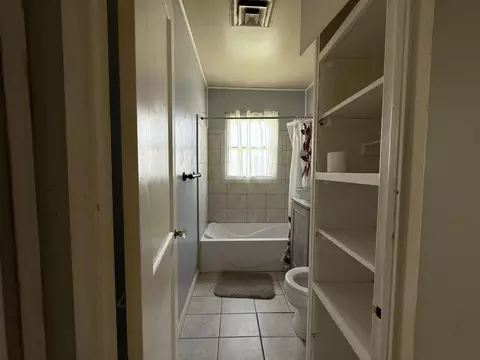 Bath - 615 Orange St, Jackson, MI 49202 photo 1 of 3