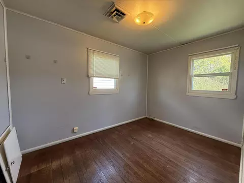Bedroom - 615 Orange St, Jackson, MI 49202 photo 3 of 4