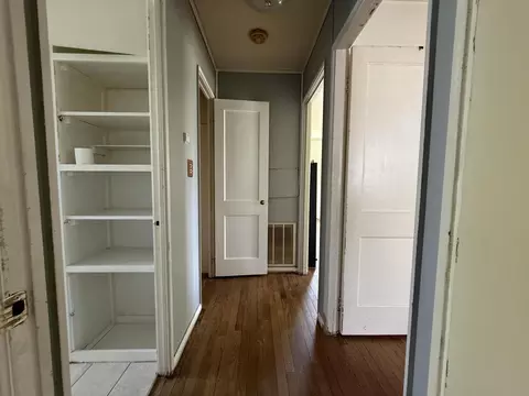 Entry Way - 615 Orange St, Jackson, MI 49202 photo 2 of 2