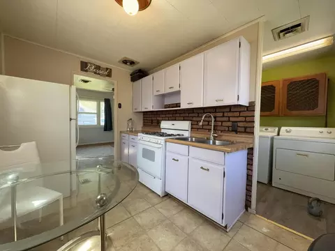 Kitchen - 615 Orange St, Jackson, MI 49202 photo 1 of 3