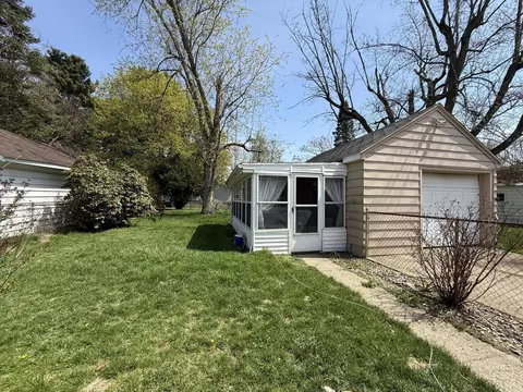 Exterior - 615 Orange St, Jackson, MI 49202 photo 4 of 6