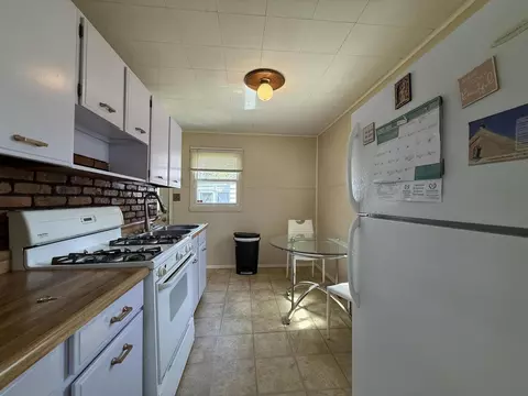 Kitchen - 615 Orange St, Jackson, MI 49202 photo 3 of 3