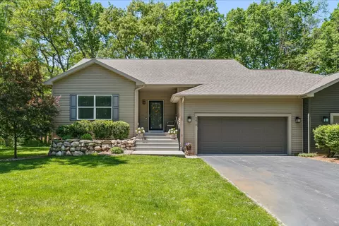 9470 Sassafras Trl, Portage, MI 49002