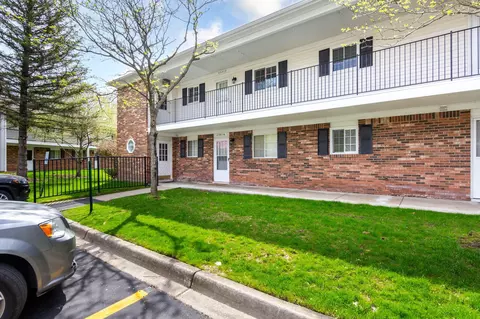 23418 Middlebelt Rd #10, Farmington, MI 48336