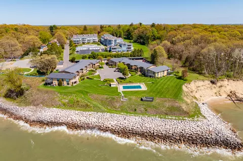 4150 Ridge Rd #21 AND 22, Stevensville, MI 49127