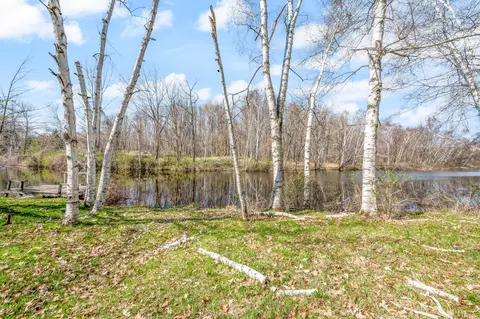 4700 Airstrip Dr, Barryton, MI 49305