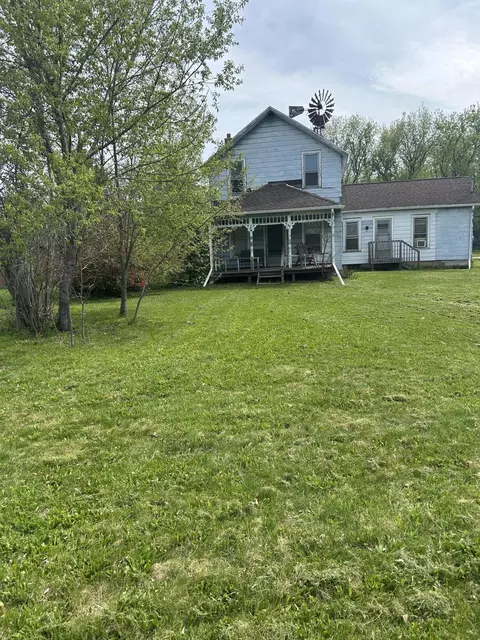 46376 County Road 352, Decatur, MI 49045