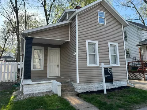 35 Inlet Pl NE, Grand Rapids, MI 49503