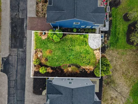 661 Meadow Dr #136, South Haven, MI 49090