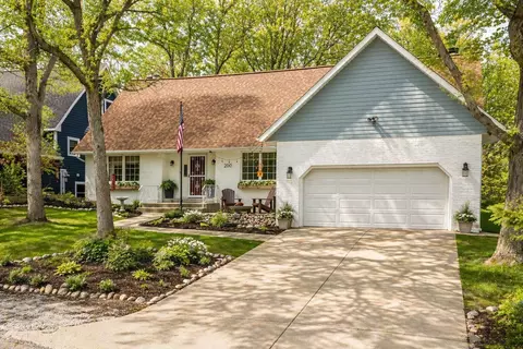 200 Marx Dr, New Buffalo, MI 49117