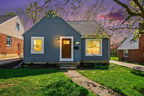 1620 Rosewood Ave SE, Grand Rapids, MI 49506