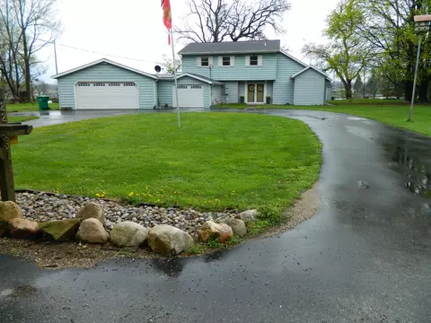 22951 Riverside Dr, Mendon, MI 49072