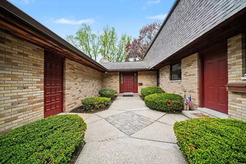 2727 S Lakeshore Dr #E 20, St. Joseph, MI 49085