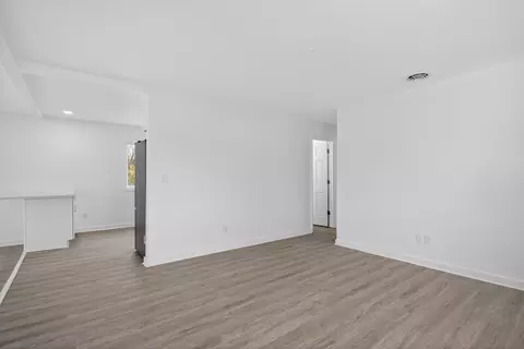 Living - 6040 Brooklyn Rd, Jackson, MI 49201 photo 3 of 9