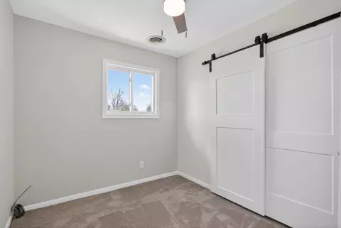 Bedroom - 6040 Brooklyn Rd, Jackson, MI 49201 photo 3 of 13